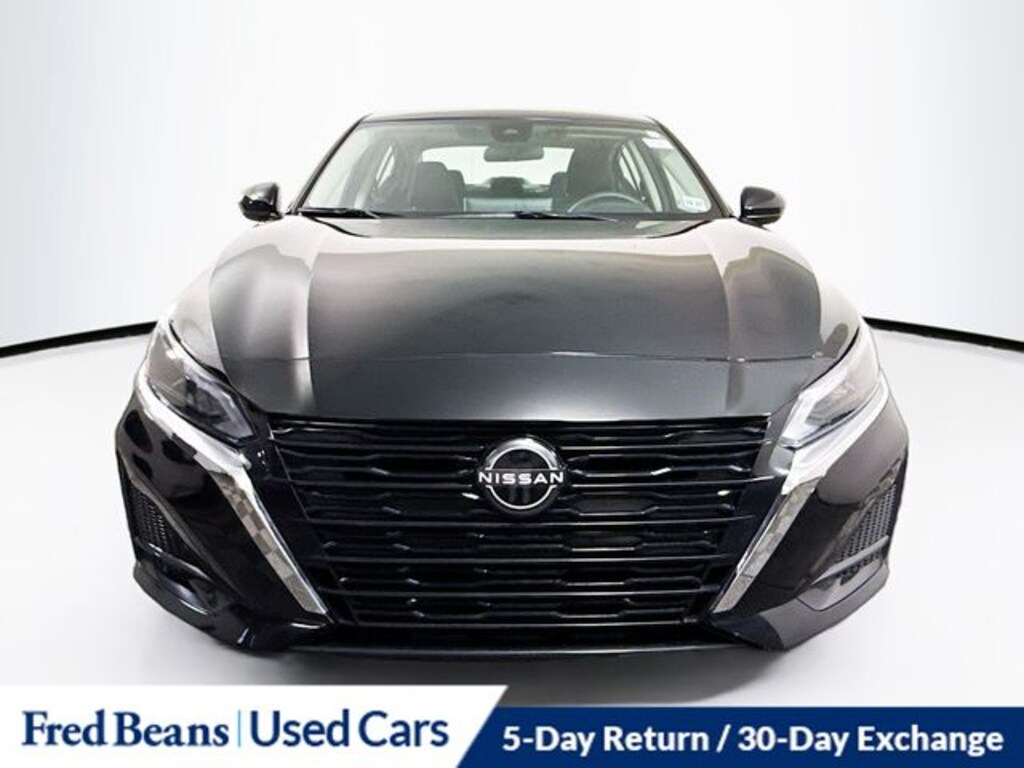 Used 2023 Nissan Altima 2.5 SV Sedan