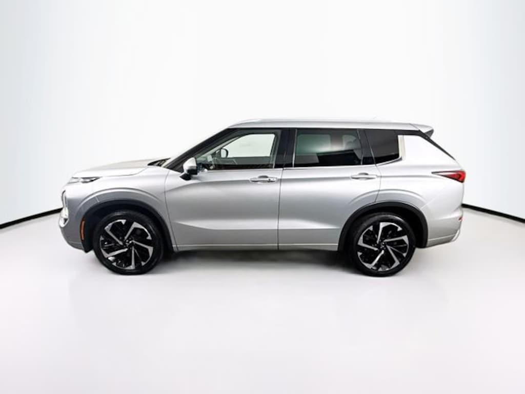 Used 2022 Mitsubishi Outlander SEL CUV