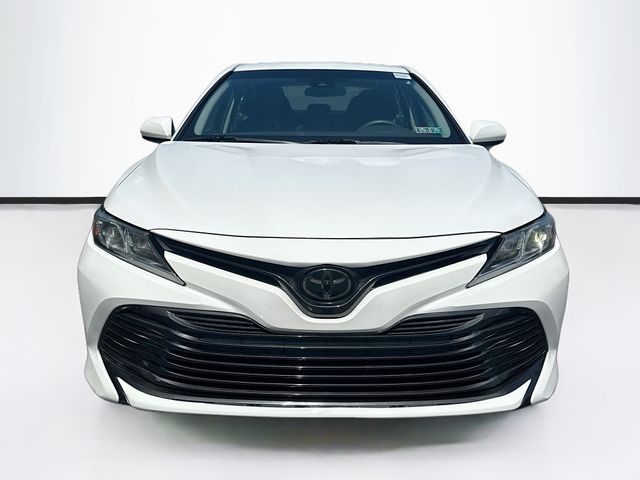 Used 2018 Toyota Camry LE with VIN 4T1B11HK5JU633231 for sale in Jenkintown, PA