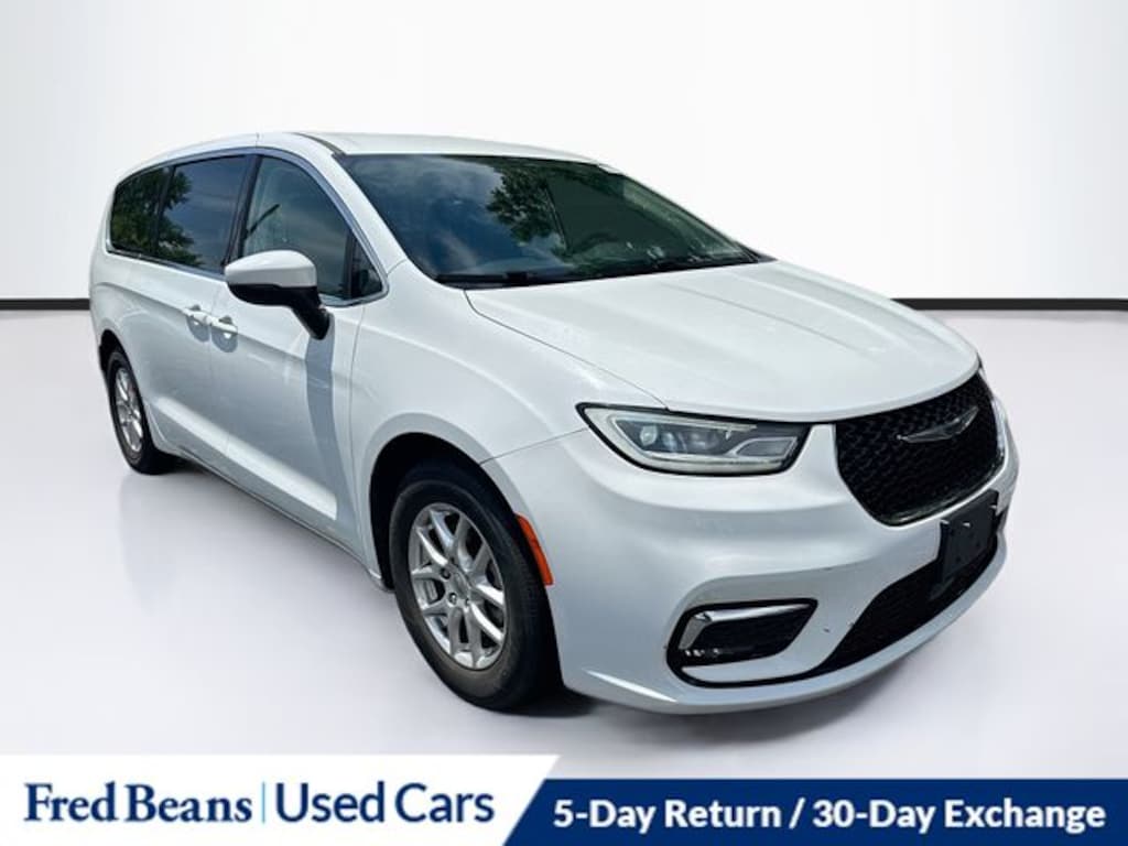 Used 2023 Chrysler Pacifica Touring L Van Passenger Van