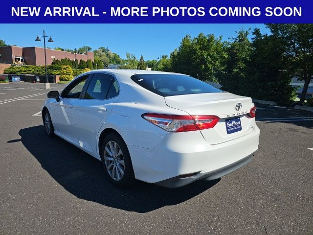 Used 2018 Toyota Camry LE with VIN 4T1B11HK5JU633231 for sale in Jenkintown, PA