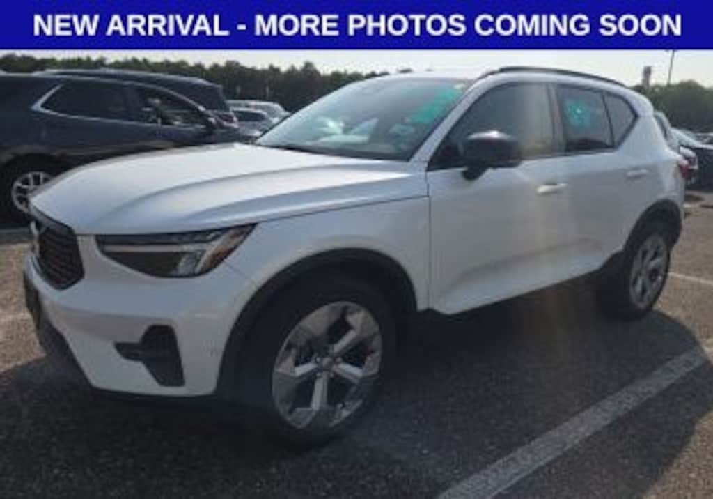 Used 2023 Volvo XC40 B5 AWD Plus Dark SUV