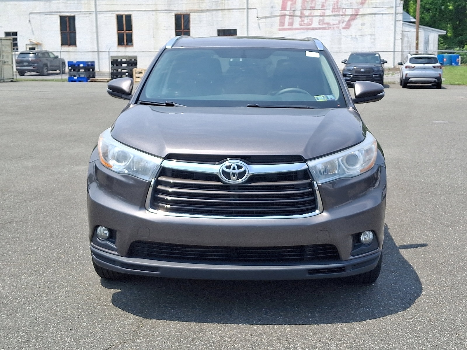 Used 2016 Toyota Highlander XLE with VIN 5TDJKRFH6GS346190 for sale in Boyertown, PA