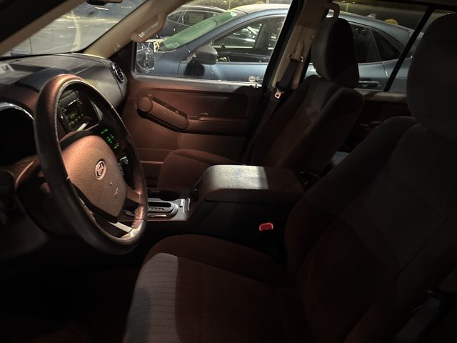 2010 Ford Explorer XLT photo 4