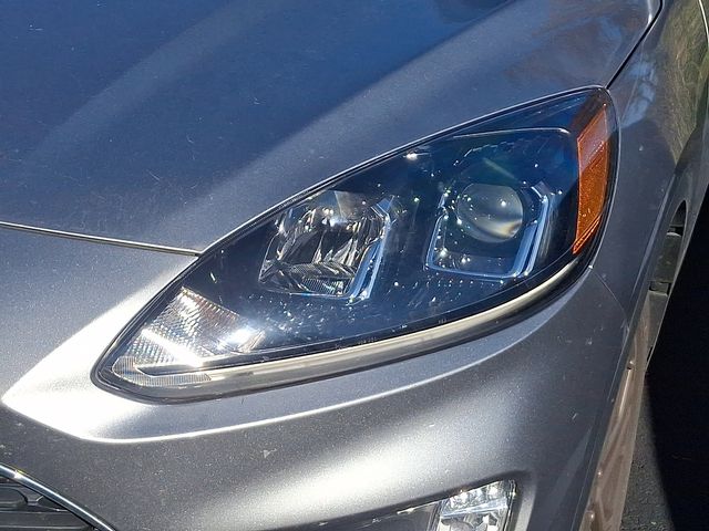 2022 Ford Escape SEL photo 3