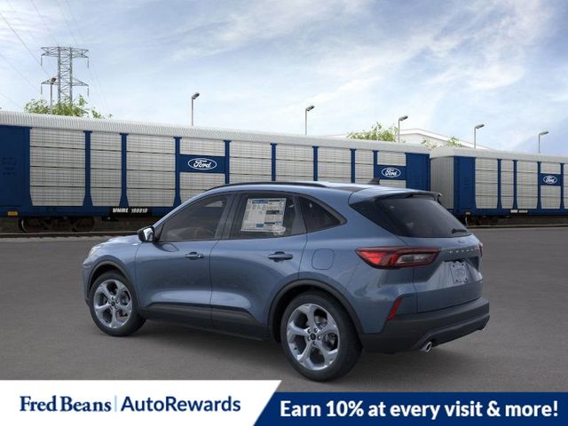 2026 Ford Escape ST-Line photo 4