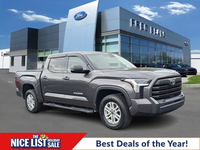 2023 Toyota Tundra SR5's photo