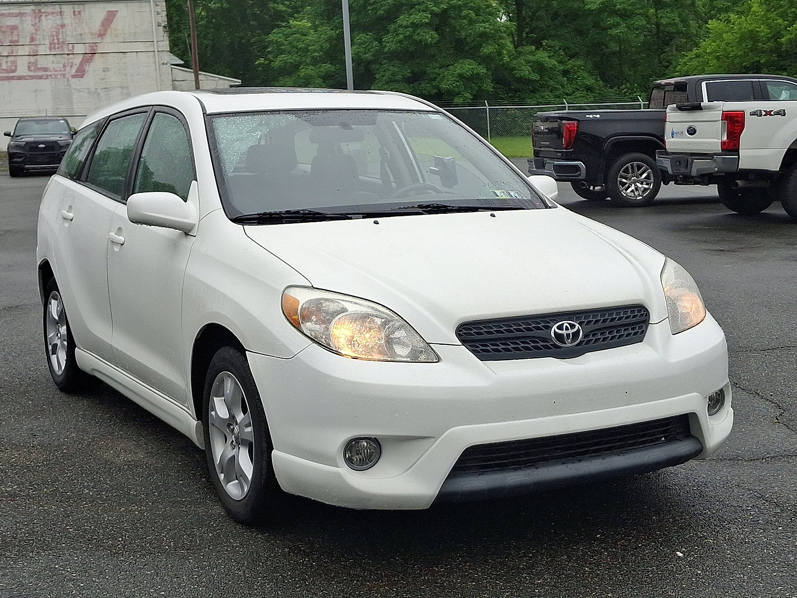 Used 2008 Toyota Matrix XR with VIN 2T1KR32E98C688669 for sale in Boyertown, PA
