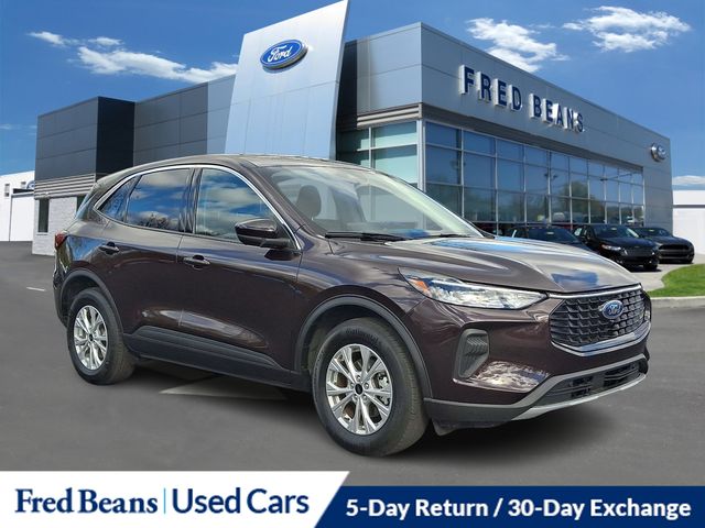 2023 Ford Escape Active's photo