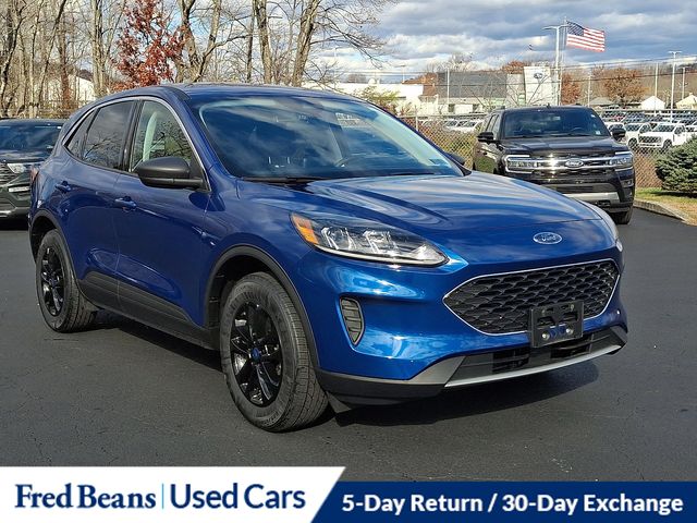 2022 Ford Escape SE photo 2