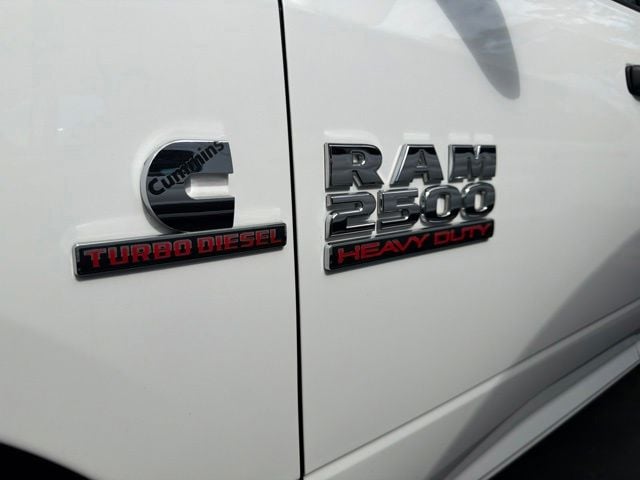 3C6UR5CL5JG379964