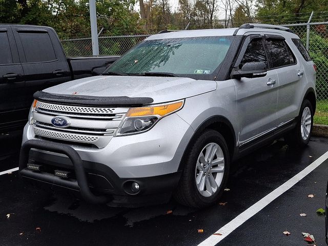 2012 Ford Explorer XLT photo 3