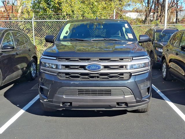 2022 Ford Expedition MAX XLT photo 3