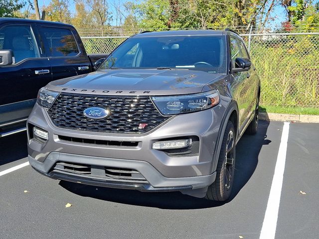2022 Ford Explorer ST photo 3