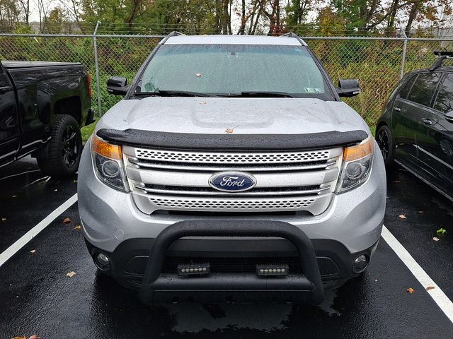 2012 Ford Explorer XLT photo 2