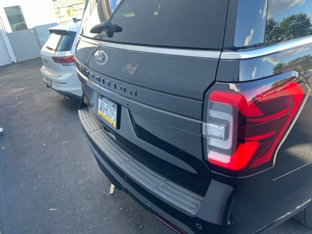Used 2022 Ford Expedition Limited SUV