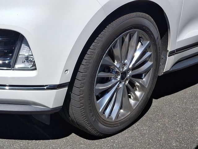 2020 Ford Edge Titanium photo 4