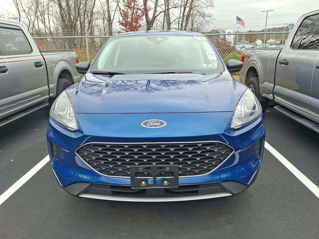 2022 Ford Escape SE photo 2