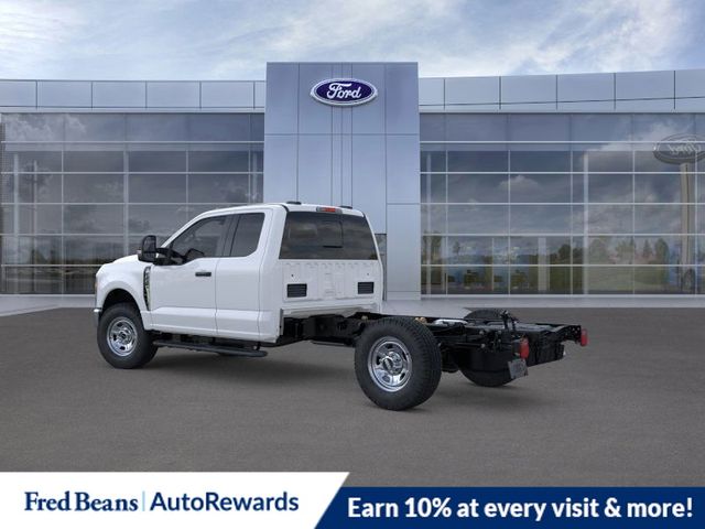 2025 Ford F-350 XL photo 4