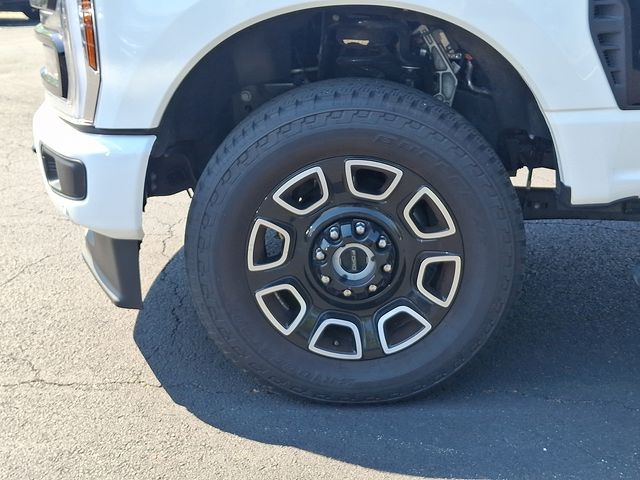 2026 Ford F-350 Super Duty Platinum - Photo 33