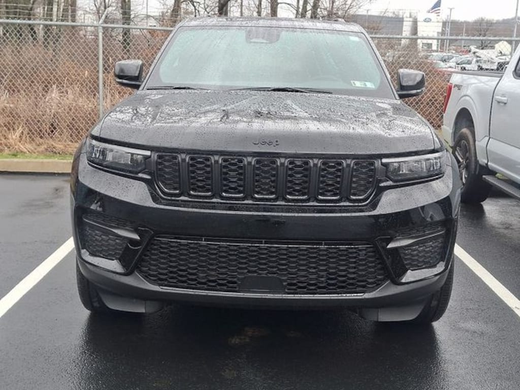 Used 2025 Jeep Grand Cherokee Altitude X SUV