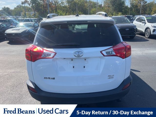 2015 Toyota RAV4 XLE photo 3