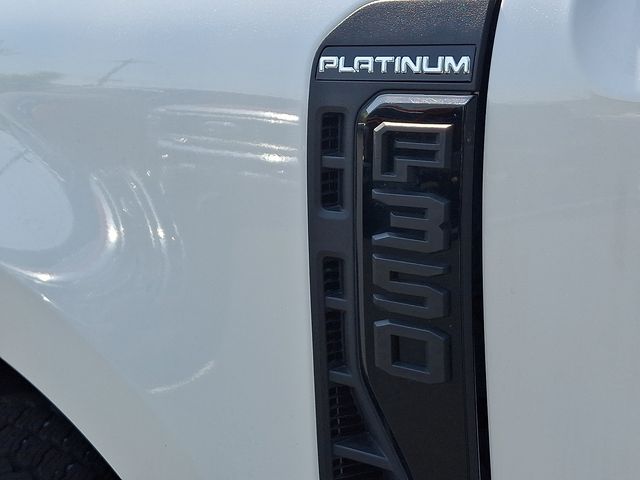 2026 Ford F-350 Super Duty Platinum - Photo 37