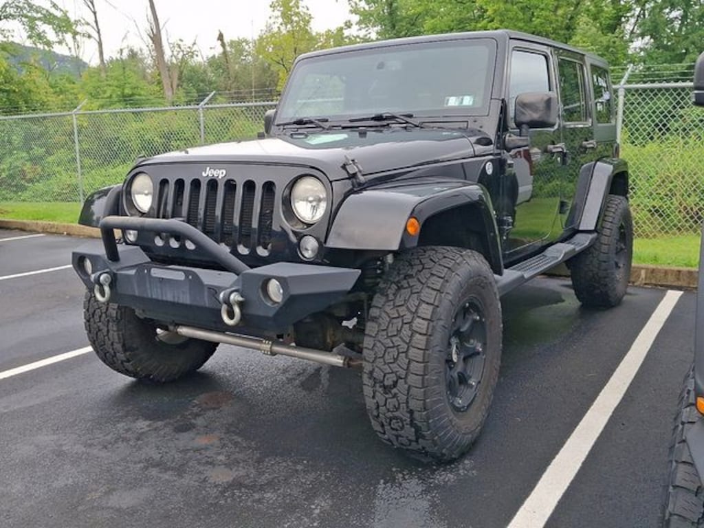 Used 2014 Jeep Wrangler Unlimited Sahara SUV