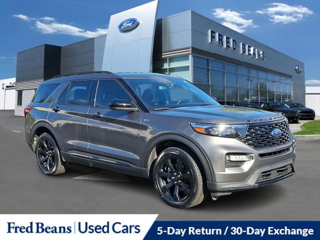 2022 Ford Explorer ST-LINE's photo