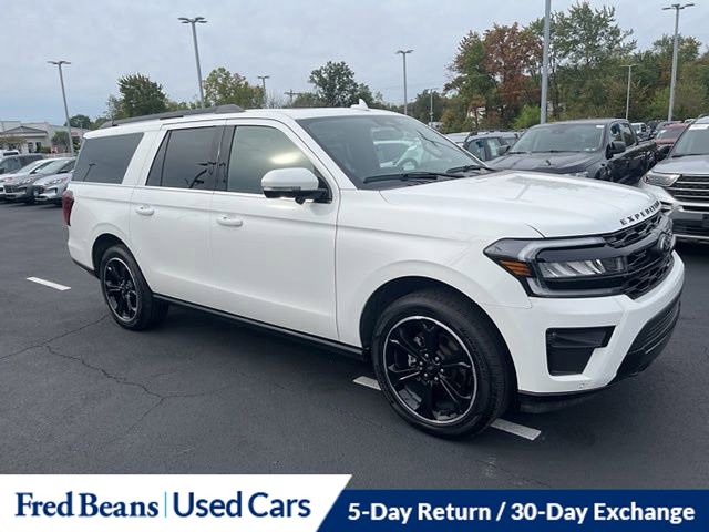 2023 Ford Expedition MAX Limited photo 3