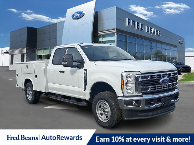 2025 Ford F-350 Chassis Truck Super Cab 
