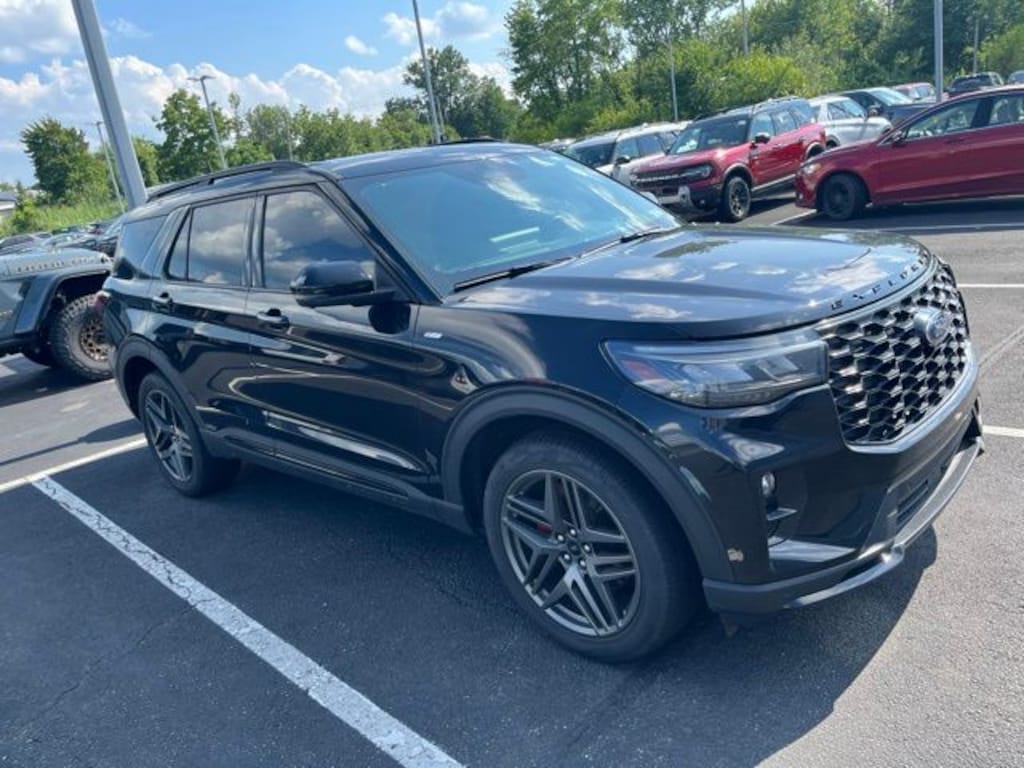Certified 2025 Ford Explorer ST-Line SUV