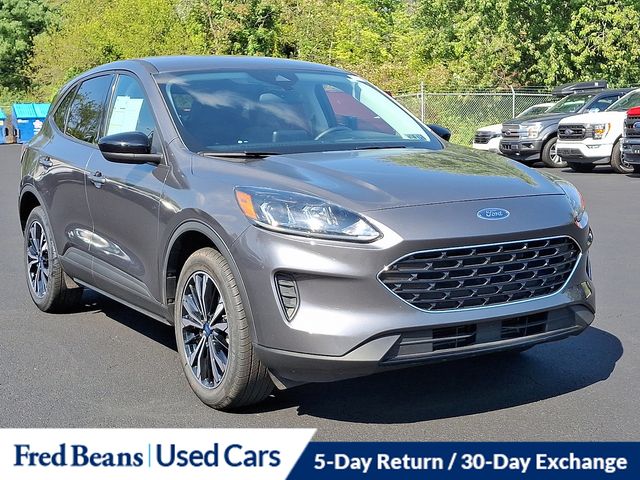 2022 Ford Escape SE photo 2