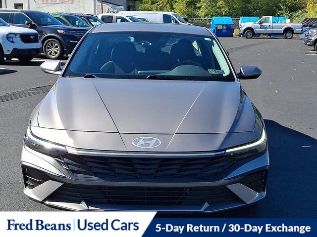 2024 Hyundai Elantra Hybrid Blue photo 3