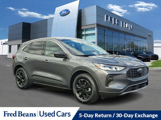 2023 Ford Escape Active's photo
