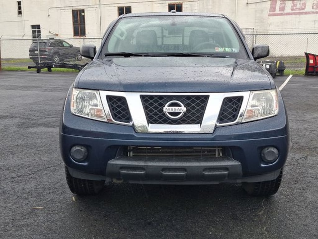Used 2018 Nissan Frontier SV Truck Crew Cab