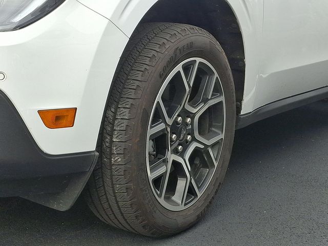 2025 Ford Maverick Lariat photo 2