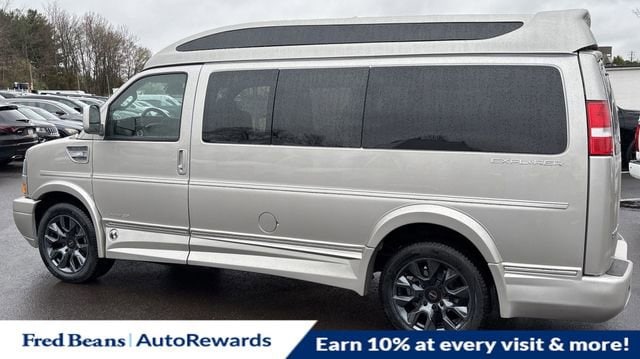 2025 GMC Savana Cargo Work Van - Photo 6