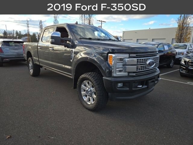 2019 Ford F-350 Super Duty XLT's photo