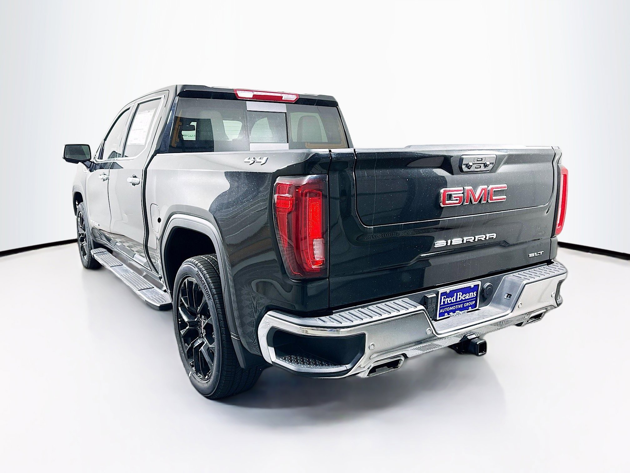 2025 Gmc Sierra 1500 SLT photo 4