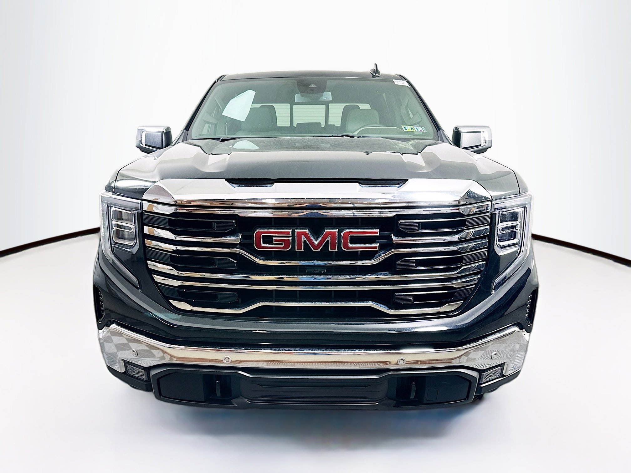 2025 Gmc Sierra 1500 SLT photo 2