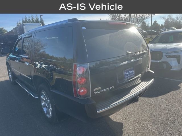 2010 Gmc Yukon XL Denali photo 3