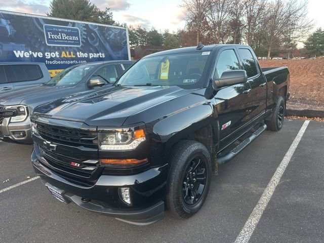 2017 Chevrolet Silverado 1500 LT photo 3