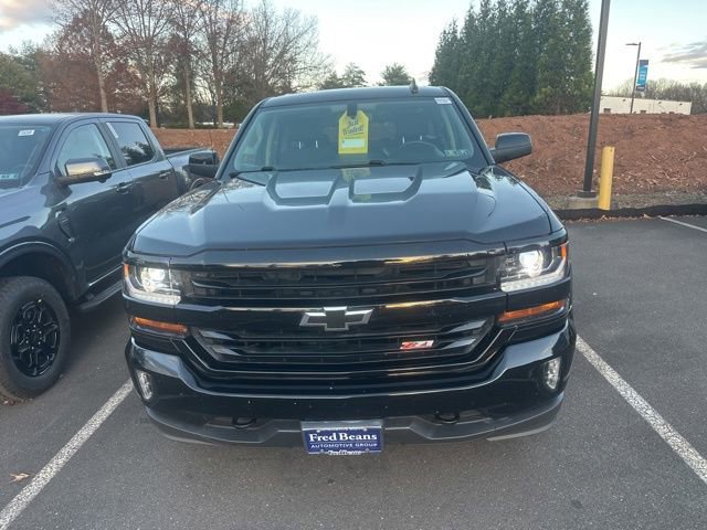 2017 Chevrolet Silverado 1500 LT photo 2