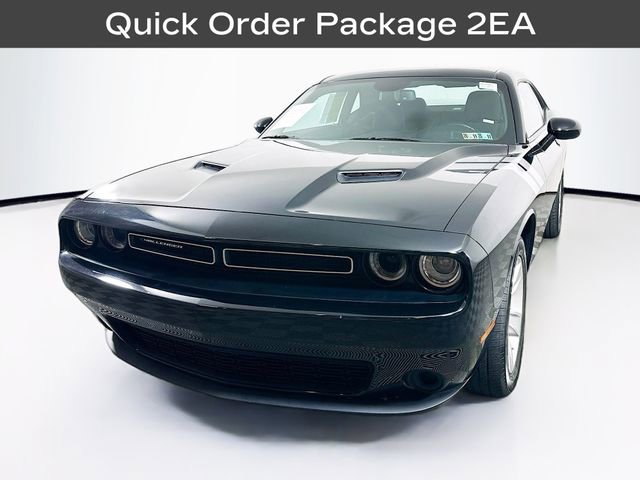 2023 Dodge Challenger SXT photo 3