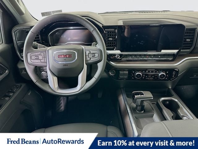 2025 GMC Sierra 1500 SLT - Photo 17