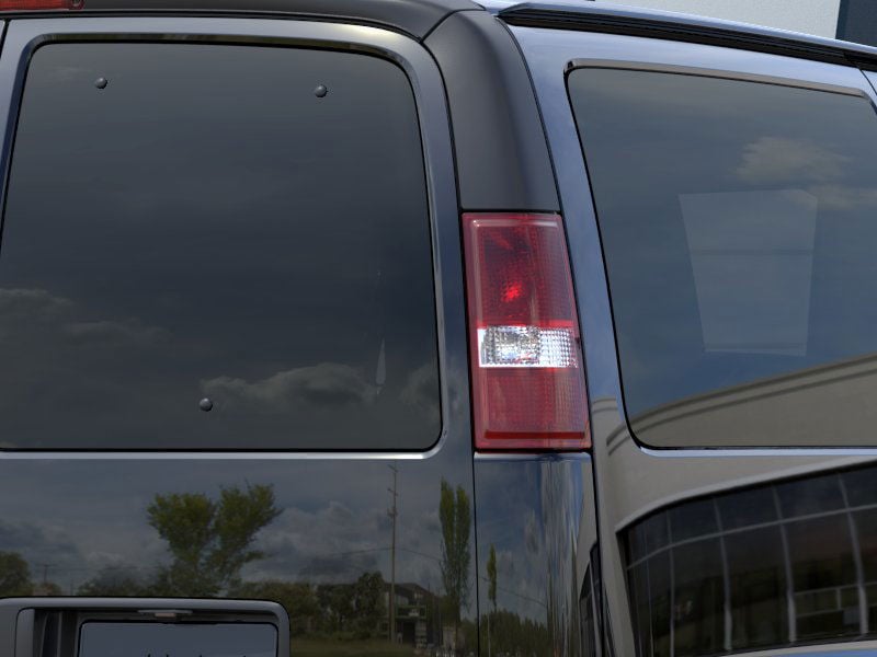 2025 GMC Savana Cargo Work Van - Photo 32