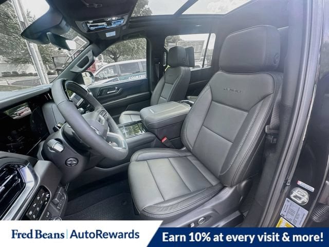 2026 GMC Yukon XL Denali - Photo 13