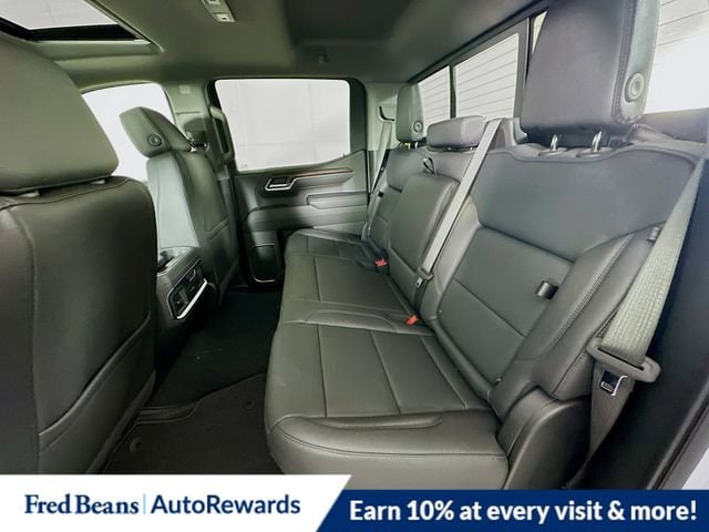 2026 GMC Sierra 1500 SLT - Photo 15