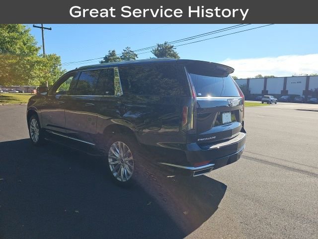 2024 Cadillac Escalade ESV Luxury photo 3
